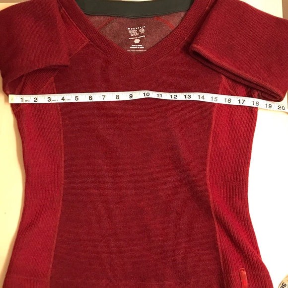 Mountain Hardwear Sweater. Scarlet Red. PullOver Long Sleeve. Womens Medium. EUC - Picture 10 of 13